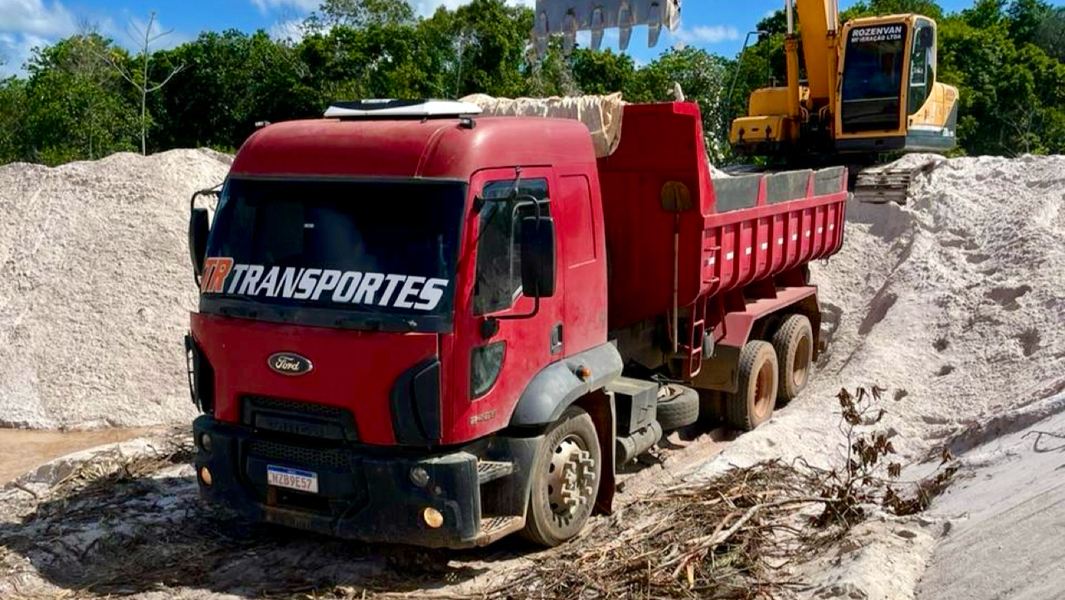 Foto da capa de TR Transportes CAÇAMBA (AREIA, GRAVILHÃO, BRITA, DEMOLIÇÃO, ARENOSO, BOTA FORA,TERRA VEGETAL, TERRAPLANAGEM)
